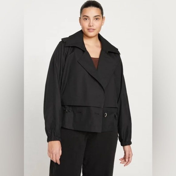 Universal Standard Women's Leonard Cropped Water Repellent Trench Jacket - Picture 4 of 6